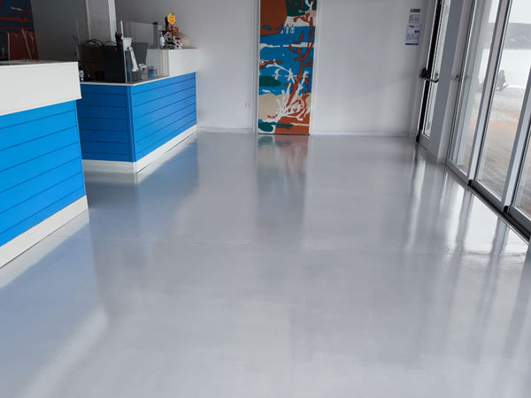 Pavimentazioni in Resina per Superfici Industriali 29 pavimentazione-in-resina-negozio-milano